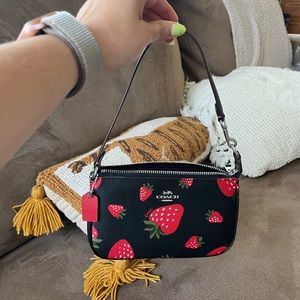 Coach Nolita 19 - Wild Strawberry print